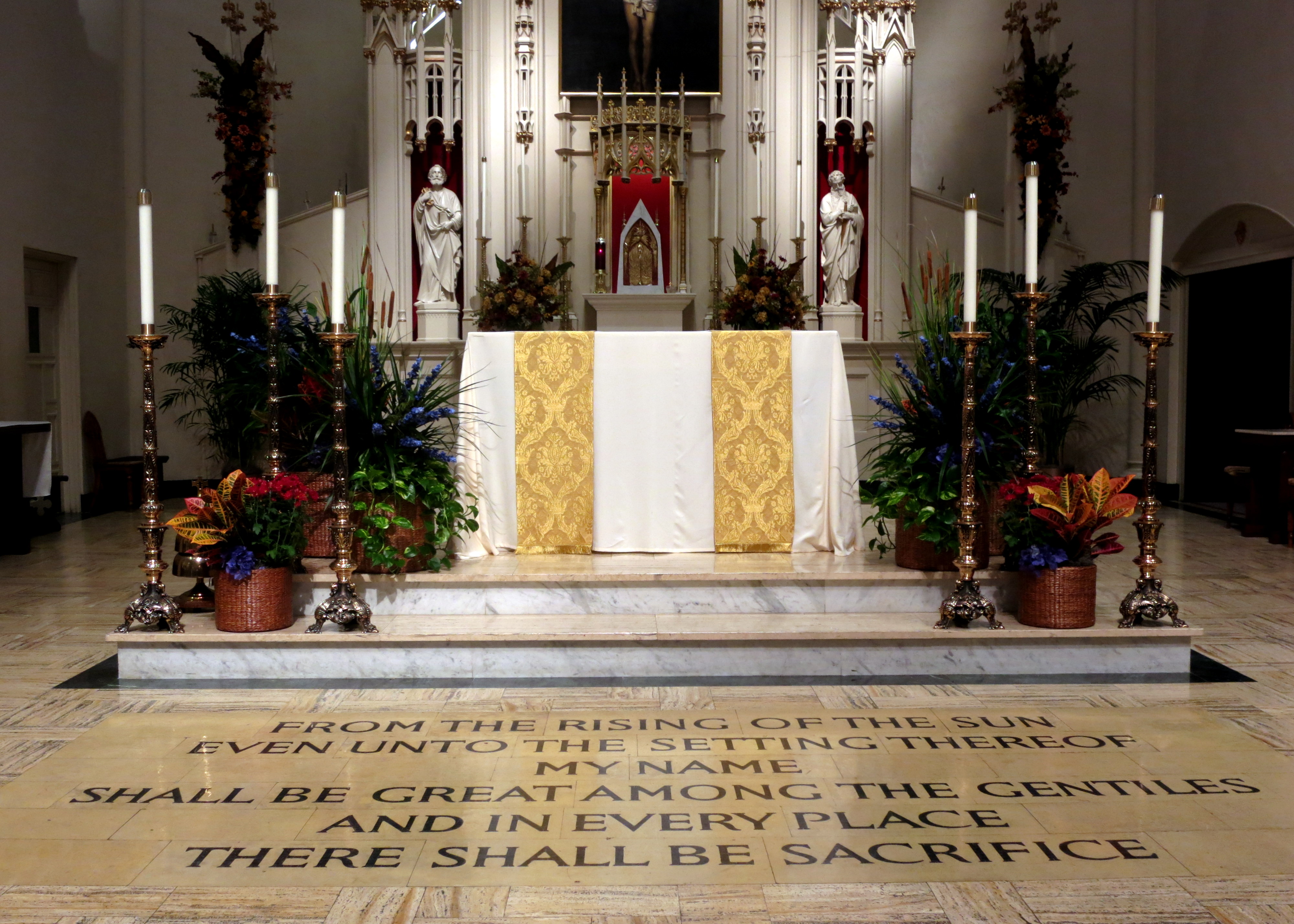 cathedral_of_saint_mary_of_the_immaculate_conception_28peoria_illinois29_-_tabernacle_altar_malachi_1-11